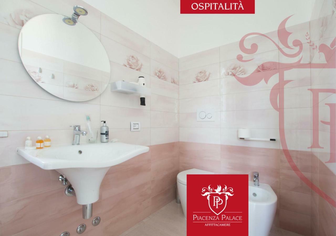 Affittacamere Piacenza Palace Ngoại thất bức ảnh