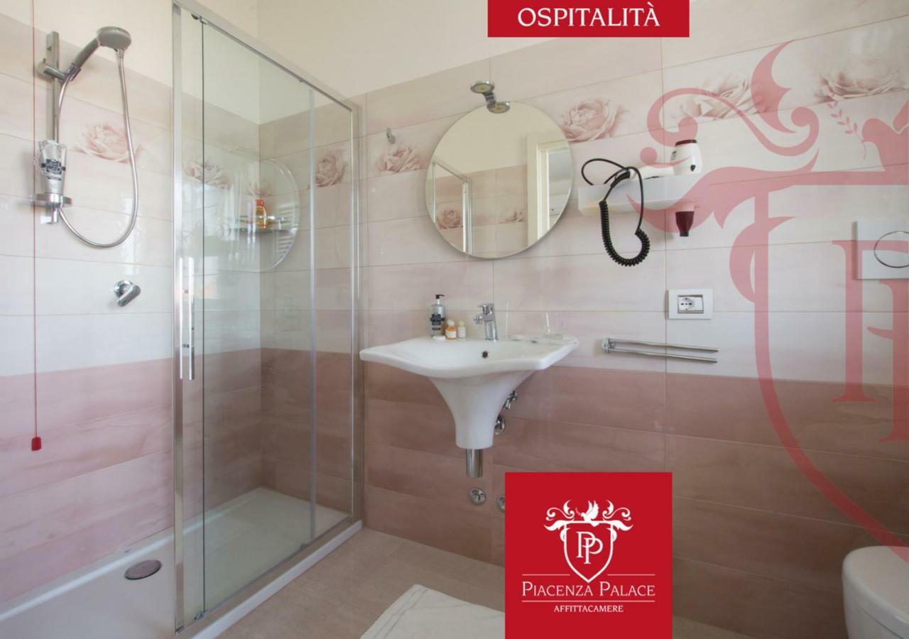 Affittacamere Piacenza Palace Ngoại thất bức ảnh
