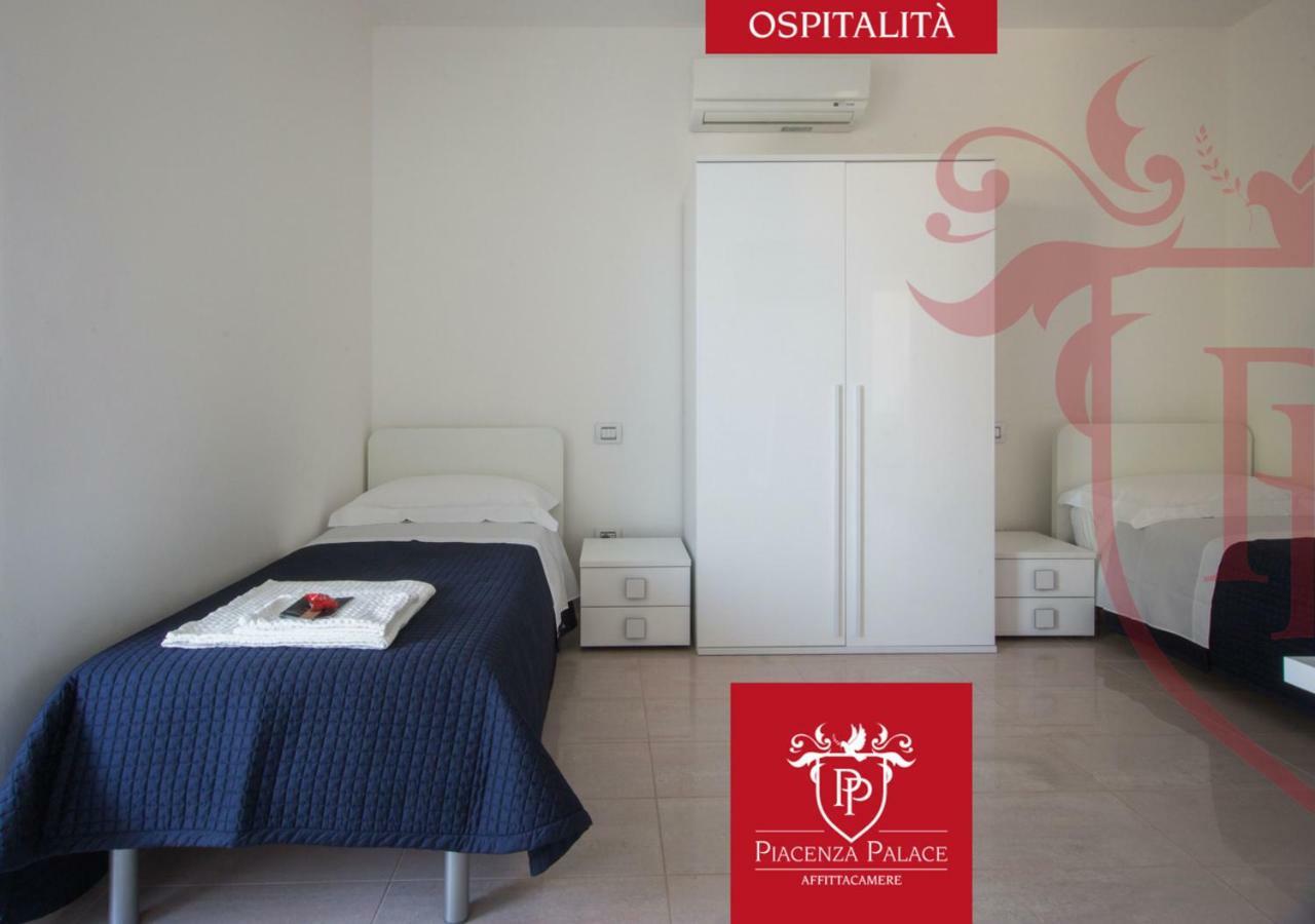 Affittacamere Piacenza Palace Ngoại thất bức ảnh